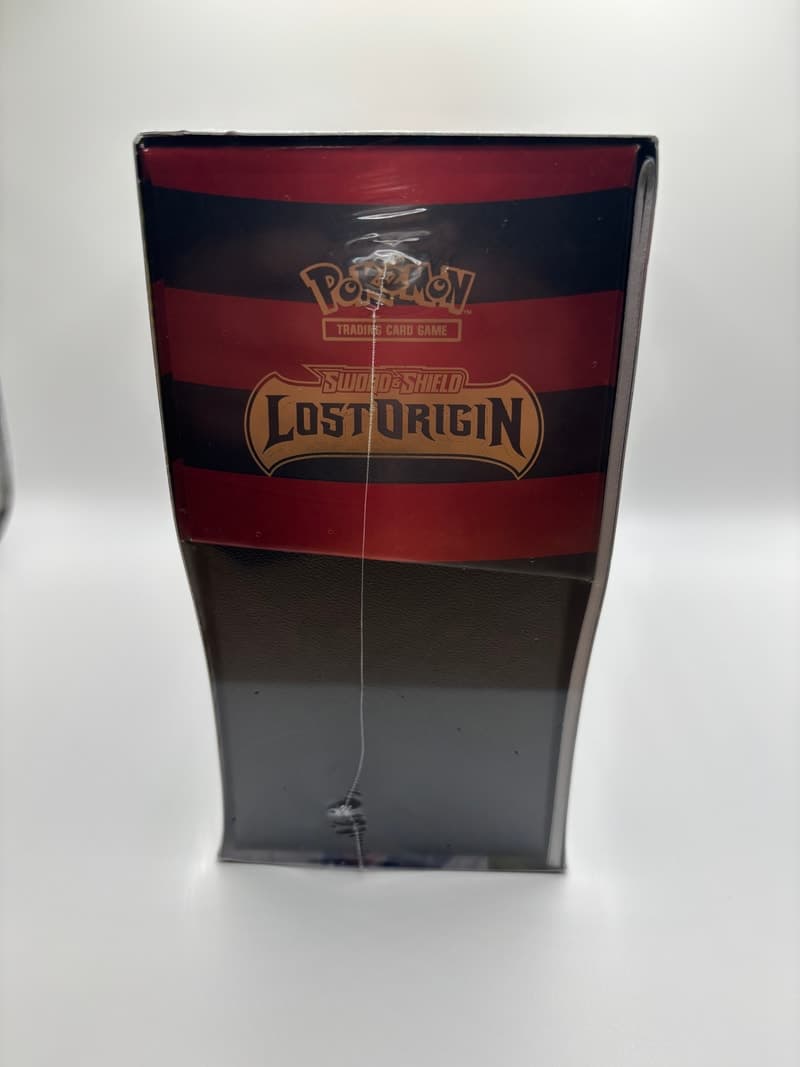 Lost Origin Elite Trainer Box view 4