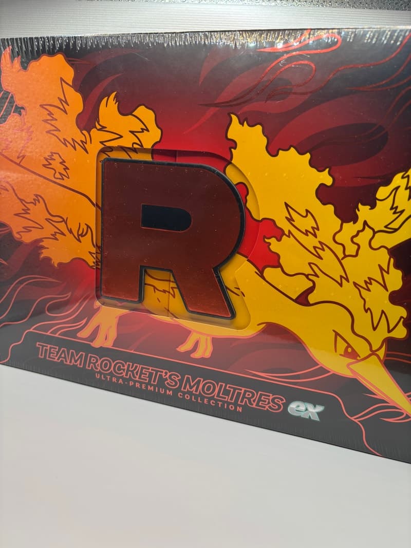 Team Rocket's Moltres ex Ultra-Premium Collection