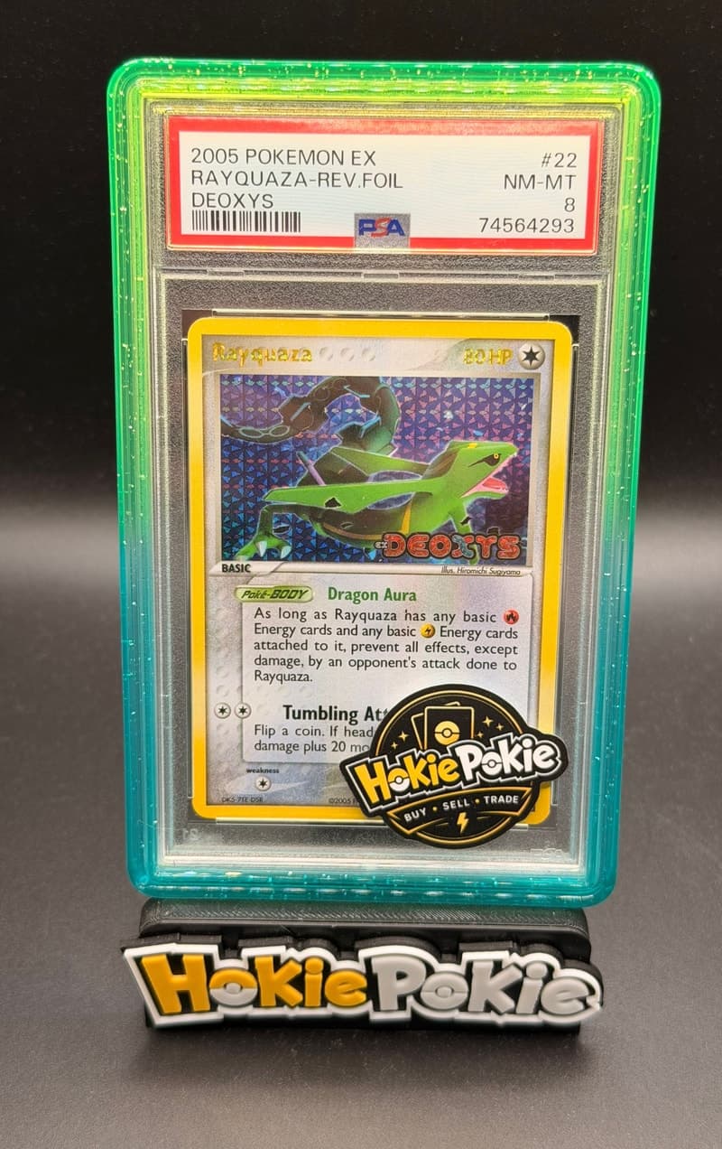 Rayquaza, gradée PSA 8, carte 22 sur 107 de l’ensemble 2005 EX Deoxys du JCC Pokémon.